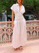 Elegantes Midikleid im Hemdstil mit V-Ausschnitt und A-Linie